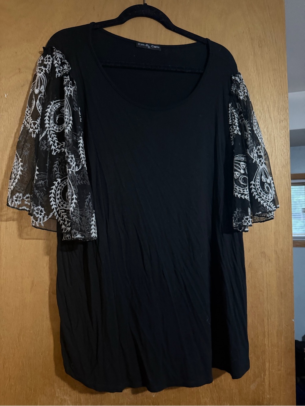 Kim and Cami Flutter Lace Sleeve Flowy Top Size 2X black - Picture 2 of 8